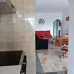 Oura Li شقة *