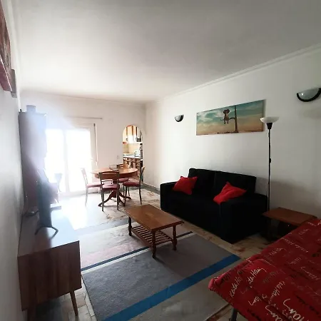 Apartment Oura Li