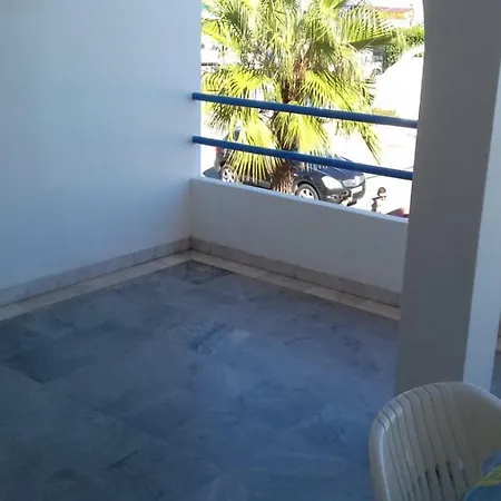 Apartment Oura Li *