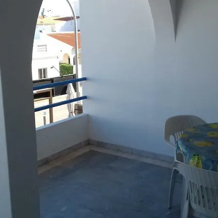 Apartment Oura Li